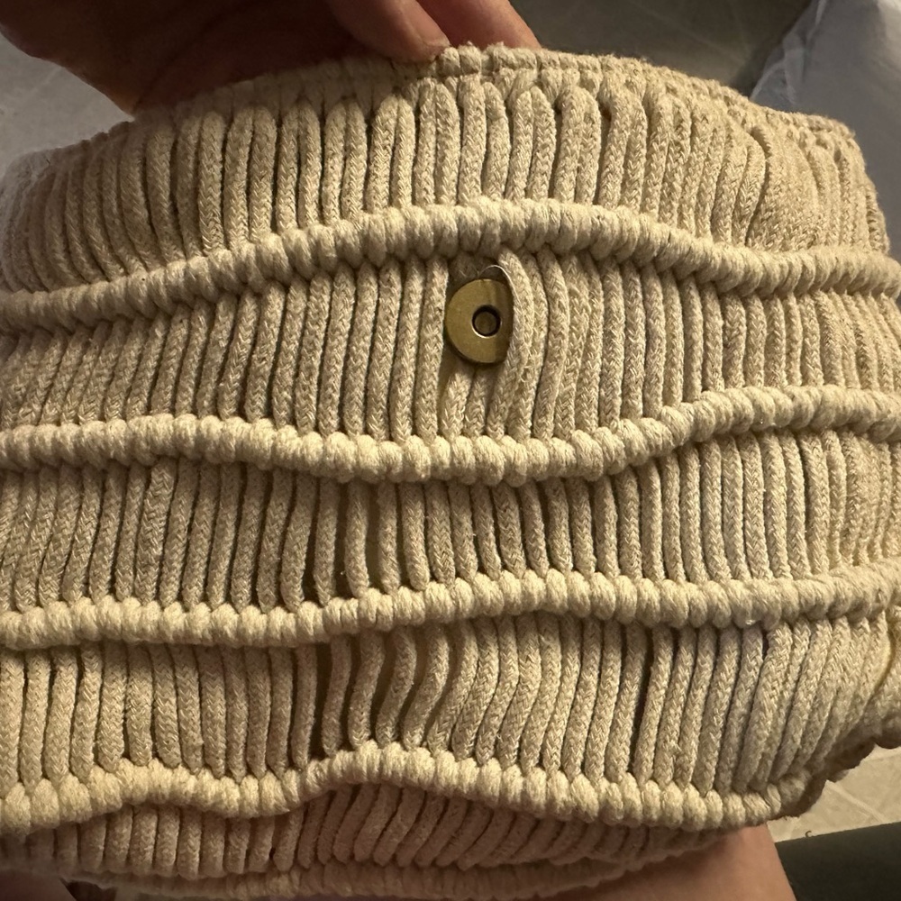 Universal Thread cream String Fringe purse - Picture 3 of 5